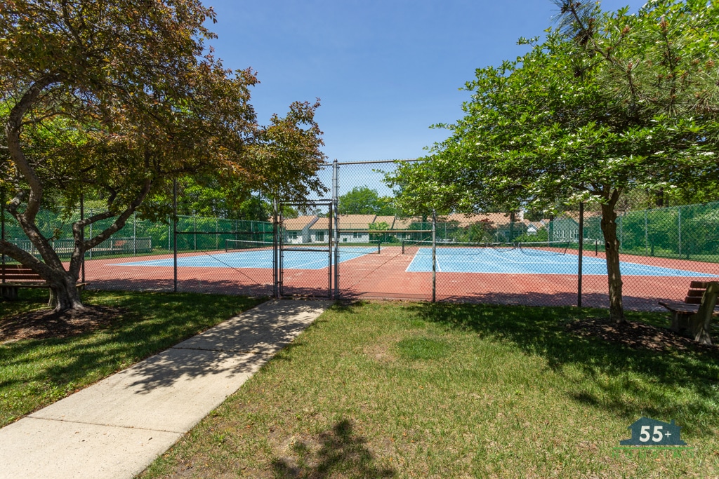 Lions Head Woods Tennis Courts